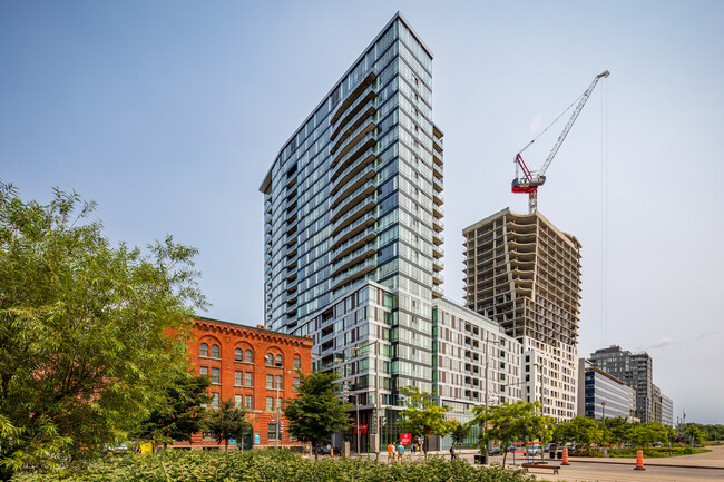 Le Duke in Montréal, QC - Building Photo - Building Photo