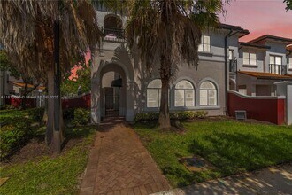 3529 NW 29th Pl in Lauderdale Lakes, FL - Building Photo - Building Photo