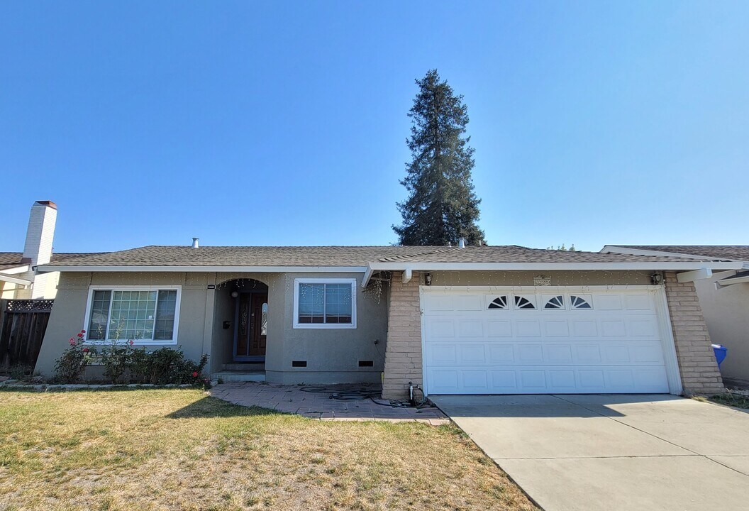 35688 Ballantine Pl in Fremont, CA - Foto de edificio