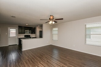 412 Blue Crow Ln in Haslet, TX - Foto de edificio - Building Photo