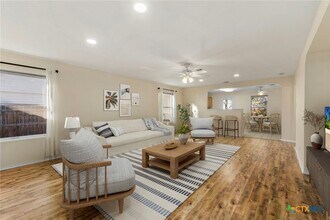 2051 Dragon Trail in New Braunfels, TX - Building Photo - Building Photo