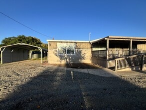 16340 Sycamore Ave in Patterson, CA - Building Photo - Building Photo