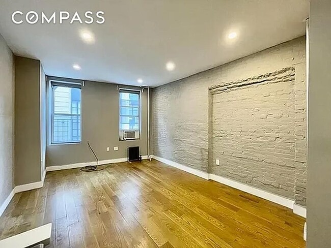 57 Spring St in New York, NY - Building Photo - Building Photo