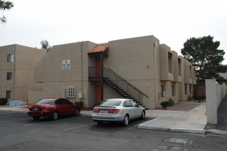 Casa Tiempo Apartments in Las Vegas, NV - Building Photo - Building Photo