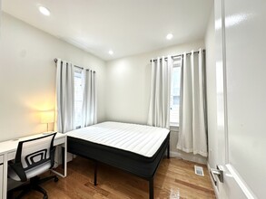 11 Burrell St, Unit 1 in Boston, MA - Building Photo - Building Photo