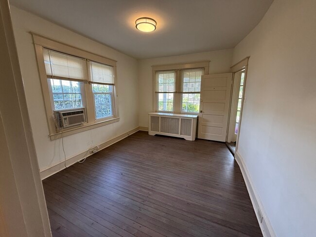 305 W Wayne Ave, Unit 1st Floor in Wayne, PA - Building Photo - Building Photo