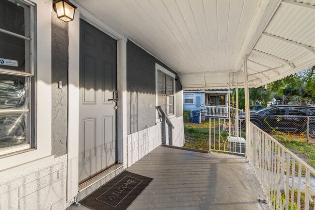 4805 N 37th St, Unit SI ID1359639P in Tampa, FL - Building Photo - Building Photo