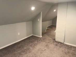 18 Lubrano Pl in Norwalk, CT - Building Photo - Building Photo