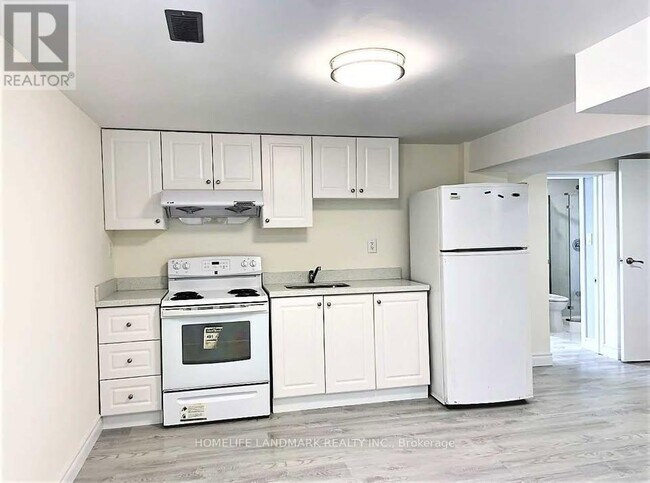 6 Dempster St in Toronto, ON - Building Photo - Building Photo