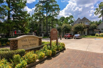 Lodge at Spring Shadow in Houston, TX - Building Photo - Building Photo