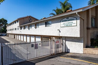 Atrium Gardens in Anaheim, CA - Foto de edificio - Building Photo