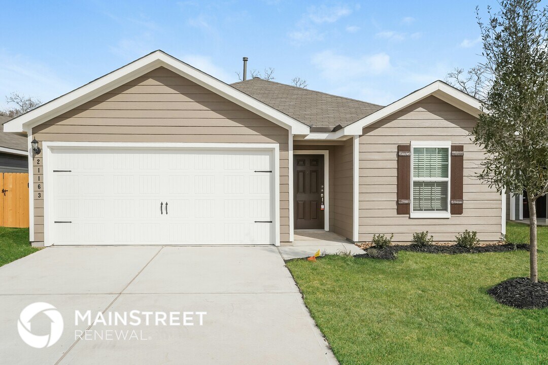 21163 Titian Dr. in Magnolia, TX - Building Photo