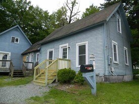 167 Pleasant St in Bristol, NH - Building Photo