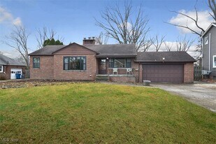 21775 Hillsdale Ave in Fairview Park, OH - Building Photo