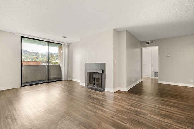 4250 Coldwater Canyon in Studio City, CA - Building Photo - Building Photo