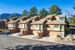 Autumn Heights Townhomes in Colorado Springs, CO - Building Photo