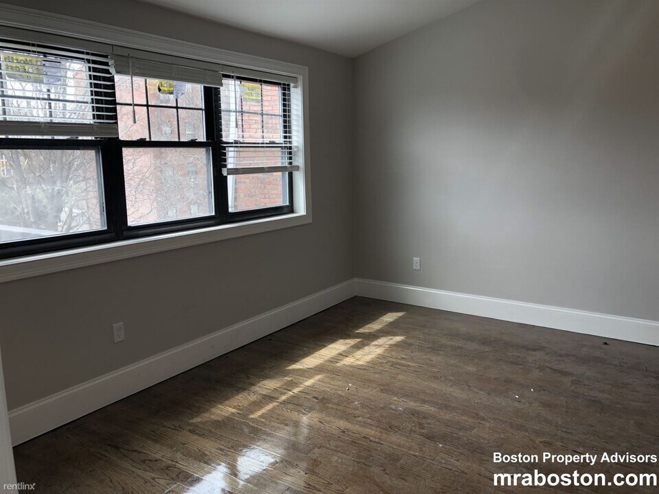 27 Dudley St-Unit -# 11 in Boston, MA - Foto de edificio