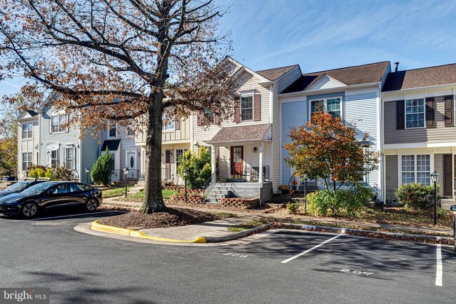 14690 Basingstoke Loop in Centreville, VA - Building Photo - Building Photo