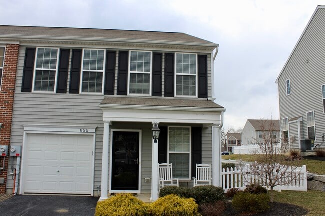 855 Fawn Ln in Hummelstown, PA - Foto de edificio - Building Photo