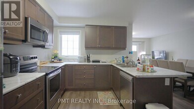 986 Alder Gate in Milton, ON - Building Photo - Building Photo