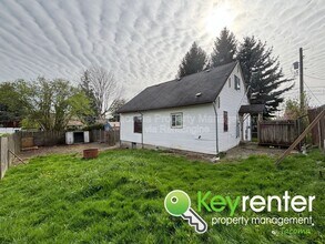 1541 S Ridgewood Ave in Tacoma, WA - Building Photo - Building Photo