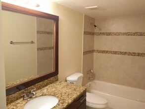 3285 Foxcroft Rd, Unit E 107 in Miramar, FL - Building Photo - Building Photo