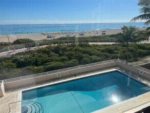 345 Ocean Dr, Unit 415 in Miami Beach, FL - Building Photo - Building Photo