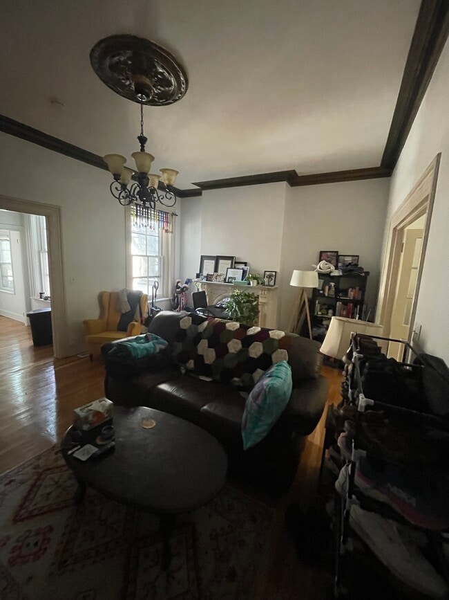 196 Central St, Unit 1 in Somerville, MA - Building Photo - Building Photo