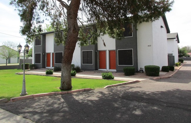 7th St Villas in Tempe, AZ - Building Photo - Primary Photo