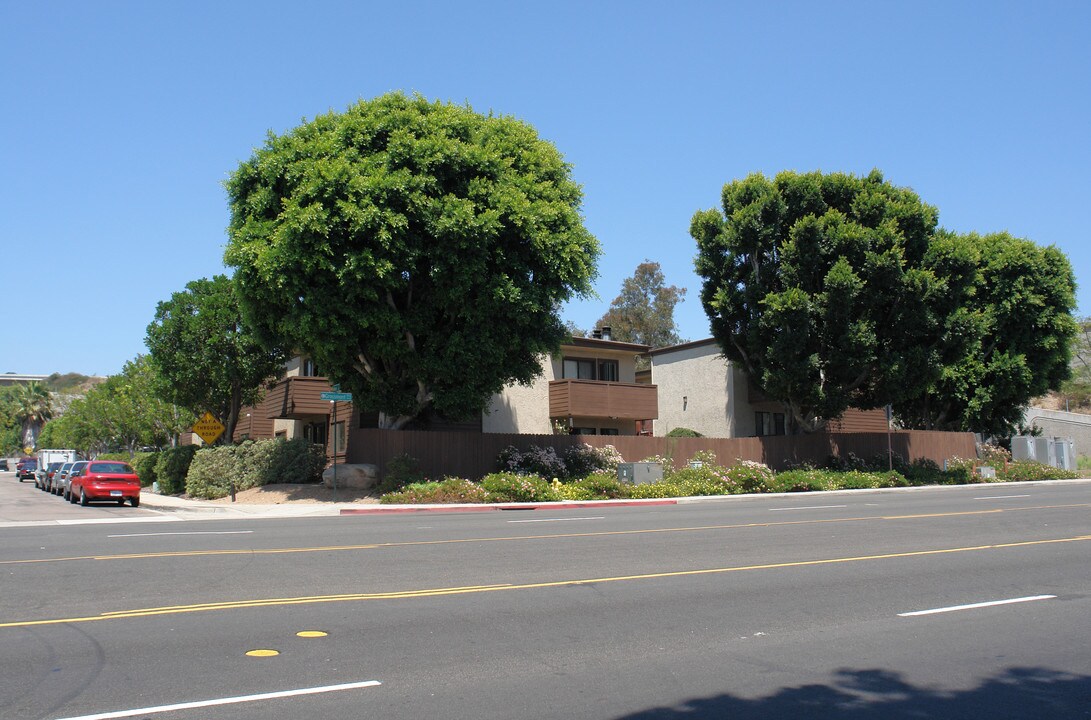 5245 Wood St in La Mesa, CA - Building Photo