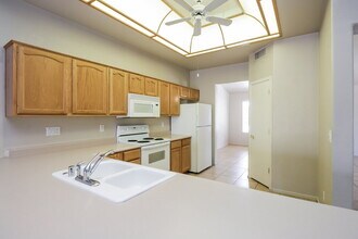 6364 W Villa Rita Dr in Glendale, AZ - Building Photo - Building Photo