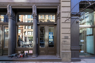 423 Broome St in New York, NY - Building Photo - Building Photo