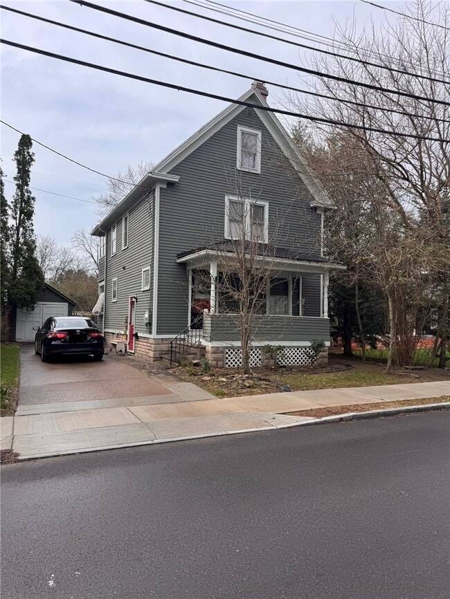 property at 7 Wood St