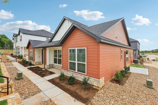 675 Canvas Ave in Fulshear, TX - Building Photo - Building Photo