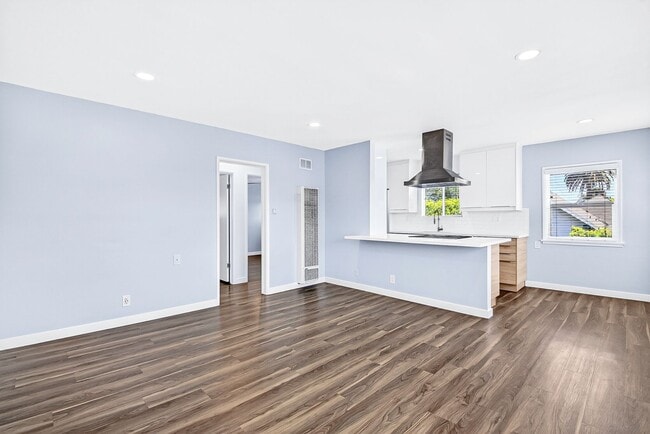 4308 E 4th St, Unit 08