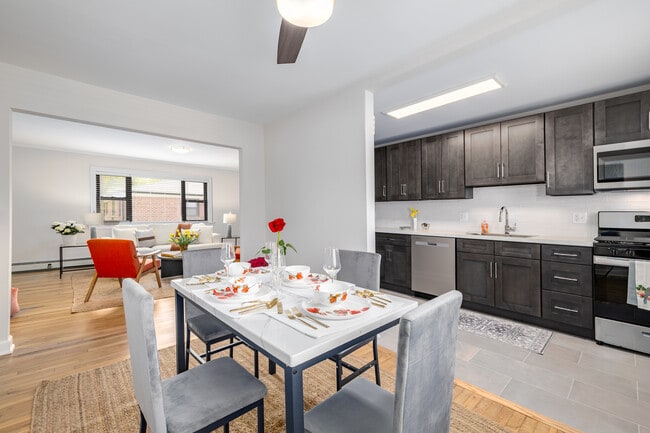 Bridgeton Apartments
