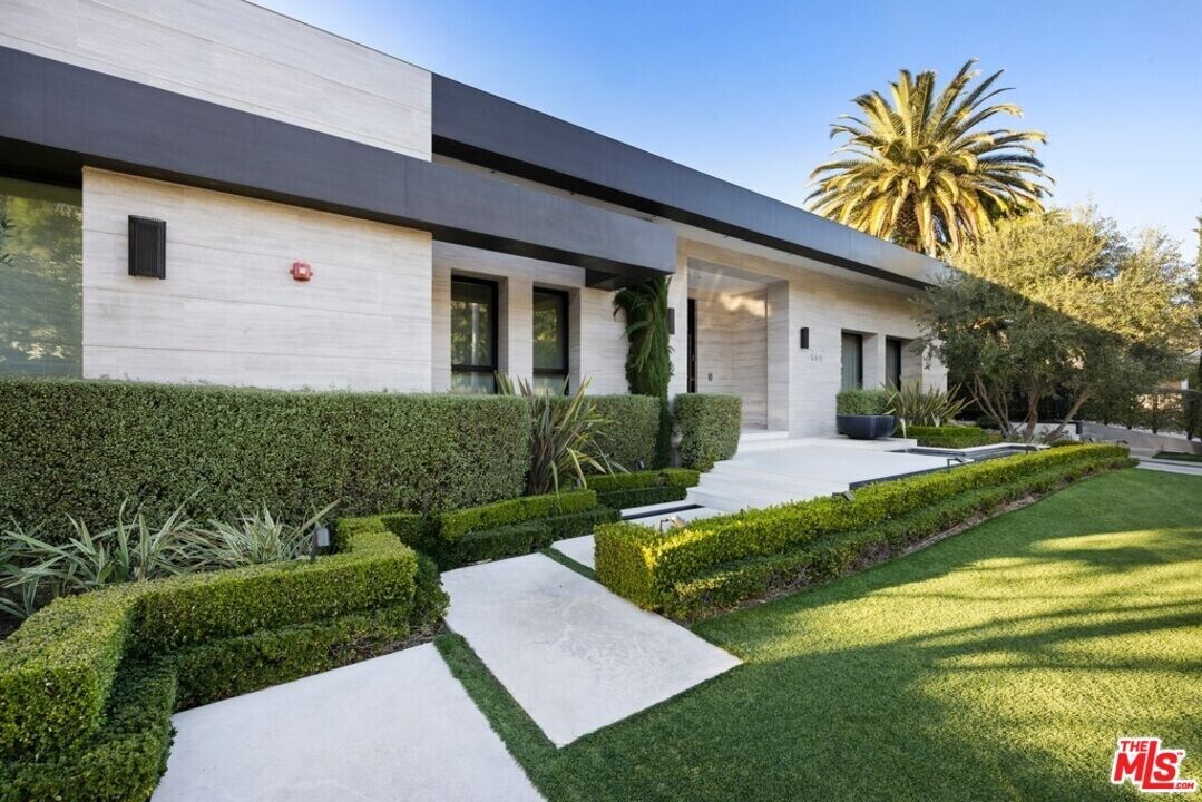 565 Evelyn Pl in Beverly Hills, CA - Building Photo