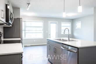 922-172 172 St SW in Edmonton, AB - Building Photo - Building Photo