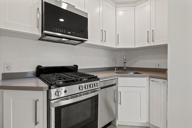 36 Westminster Ave, Unit D in Venice, CA - Foto de edificio - Building Photo