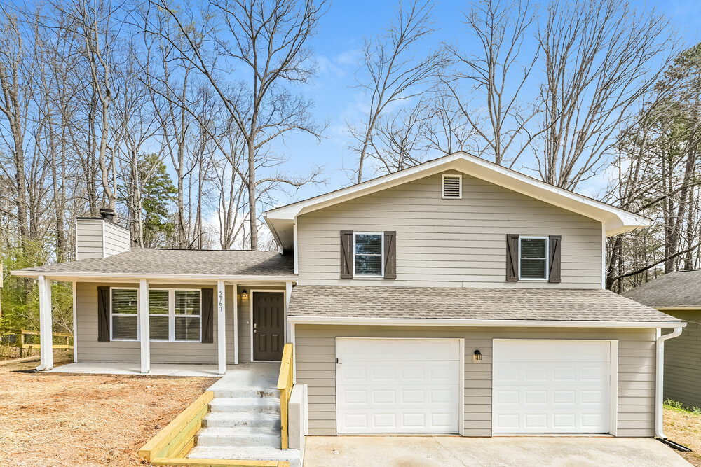 5767 Riverside Dr in Sugar Hill, GA - Building Photo