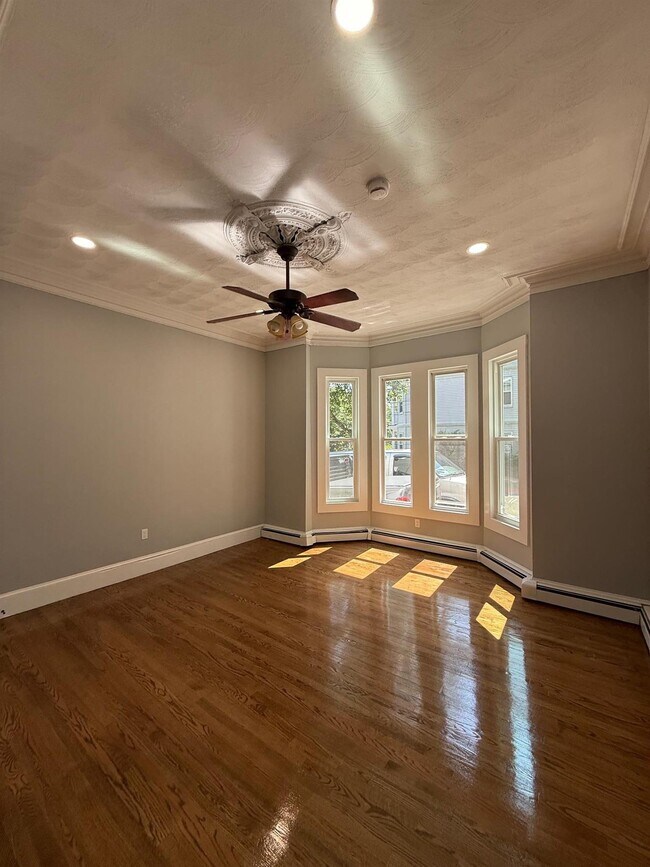 58 Vinal Ave, Unit 1 in Somerville, MA - Building Photo - Building Photo