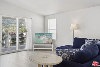 30473 Mulholland Hwy in Agoura Hills, CA - Building Photo - Building Photo