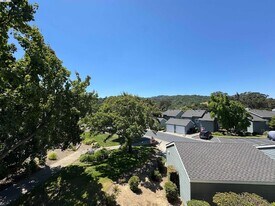 8145 Mountain View Dr, Unit H in Pleasanton, CA - Building Photo