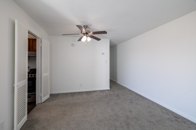 Corliss Apartments in Phillipsburg, NJ - Foto de edificio - Interior Photo