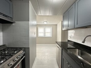 9620 Ivanhoe Ave in Schiller Park, IL - Foto de edificio - Building Photo