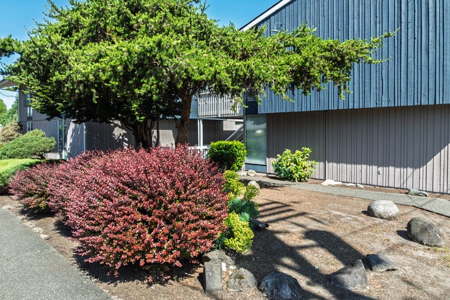 Garden Square Apartments in Puyallup, WA - Building Photo - Building Photo