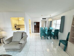 379 Saxony Ln in Delray Beach, FL - Building Photo - Building Photo