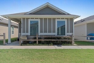 8730 Texas Risinger Dr in Fort Worth, TX - Building Photo