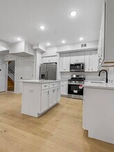 185 Mallory Ave in Jersey City, NJ - Building Photo - Building Photo