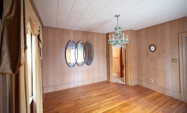 102 Margin St in Salem, MA - Foto de edificio - Building Photo